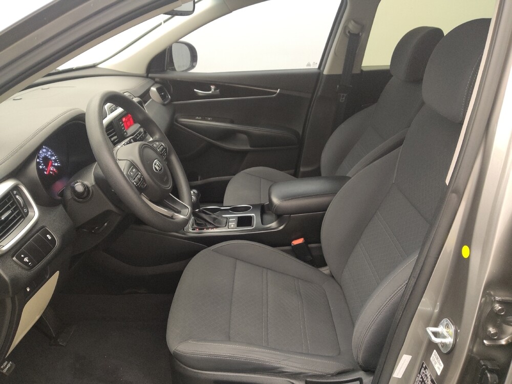 2017 Kia Sorento in Houston, TX 77060 - 18097988 17