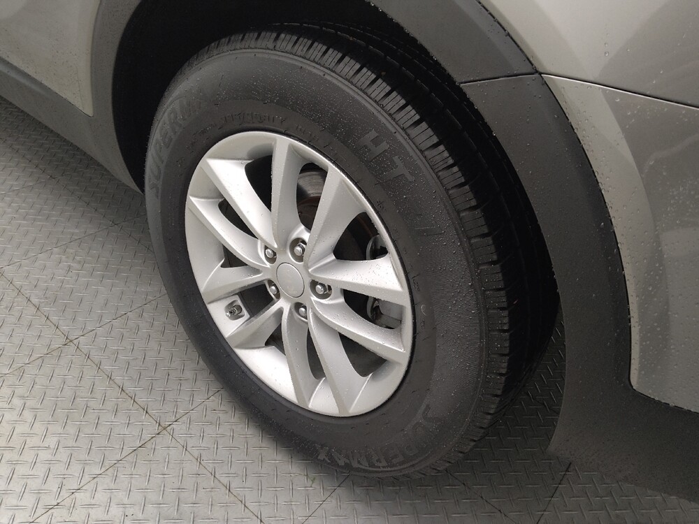 2017 Kia Sorento in Houston, TX 77060 - 18097988 31