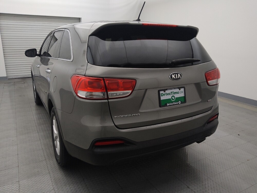 2017 Kia Sorento in Houston, TX 77060 - 18097988 6