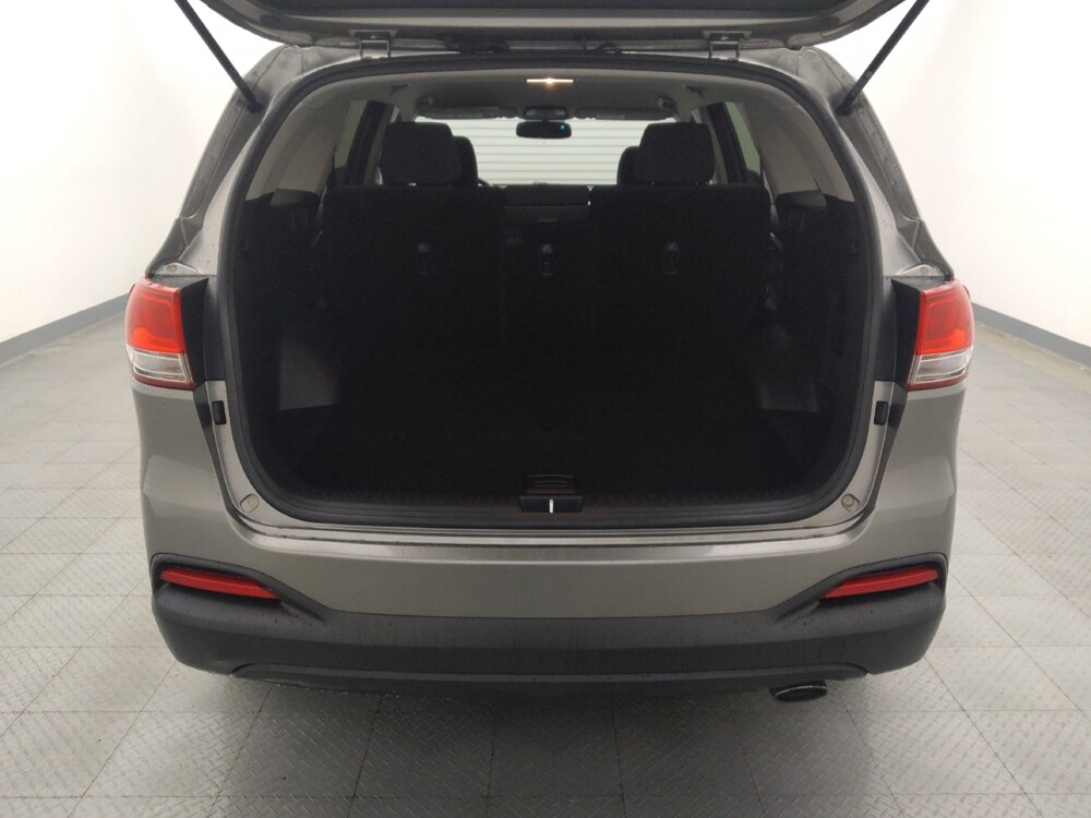 2017 Kia Sorento in Houston, TX 77060 - 18097988 29