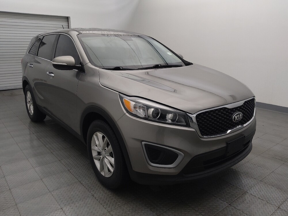 2017 Kia Sorento in Houston, TX 77060 - 18097988 13