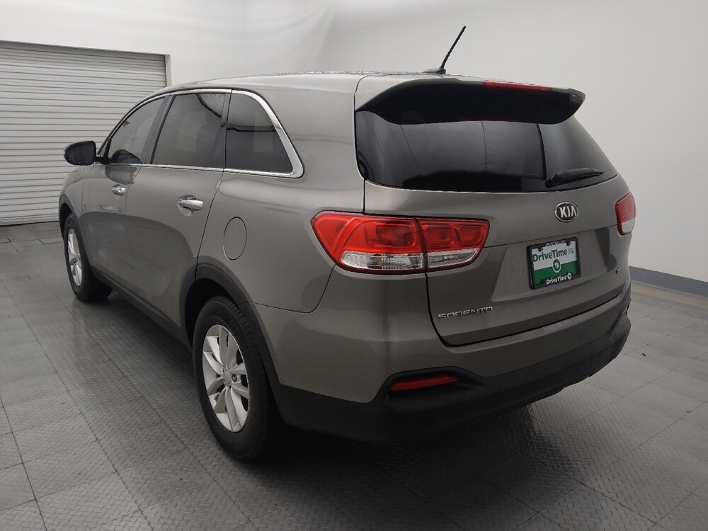 2017 Kia Sorento in Houston, TX 77060 - 18097988 5