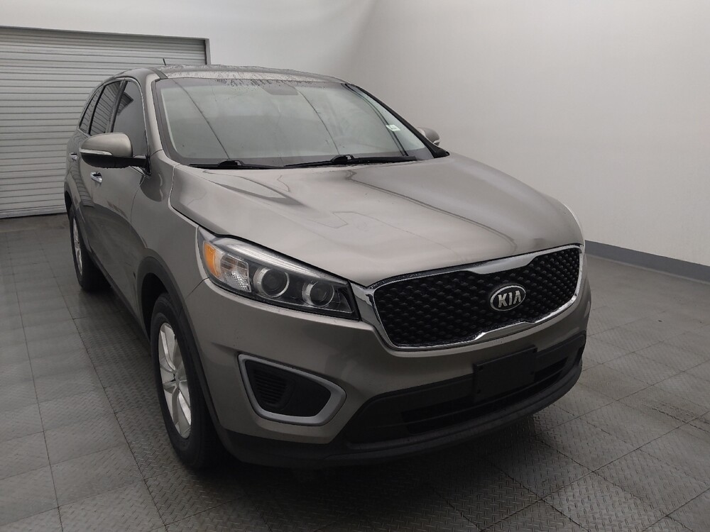 2017 Kia Sorento in Houston, TX 77060 - 18097988 14