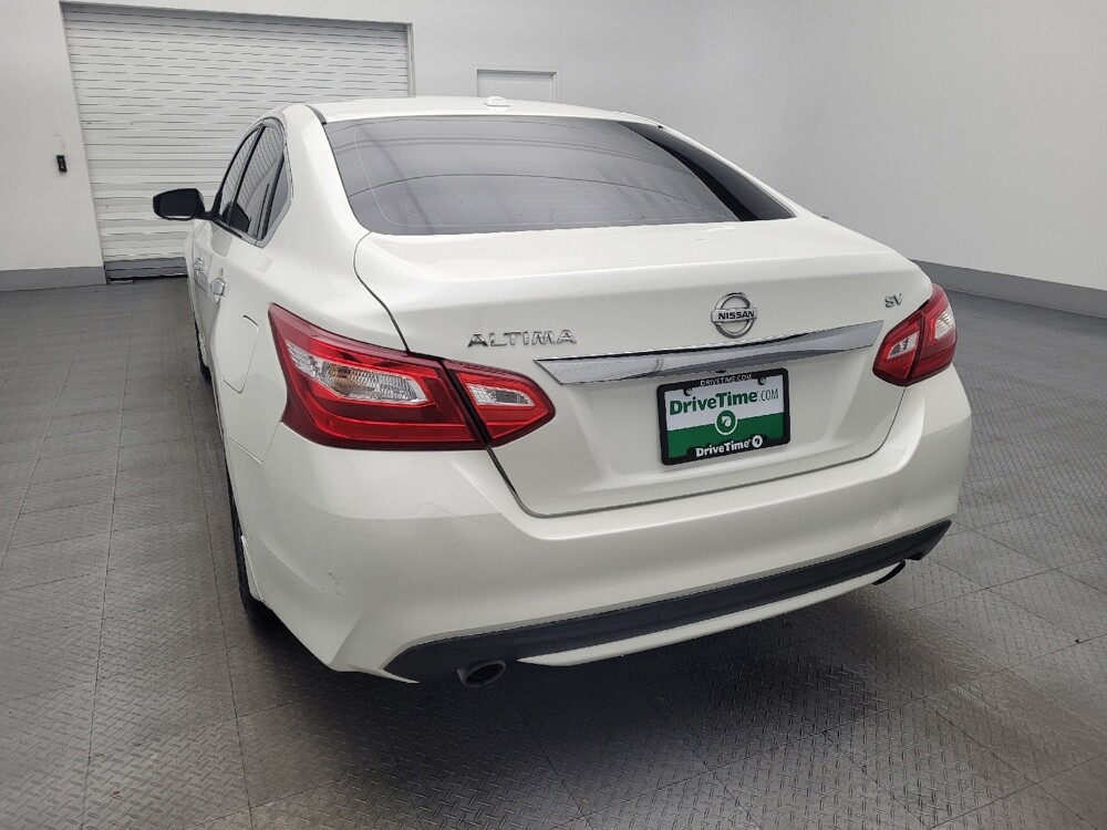 2017 Nissan Altima in Pensacola, FL 32505 - 18098015 6