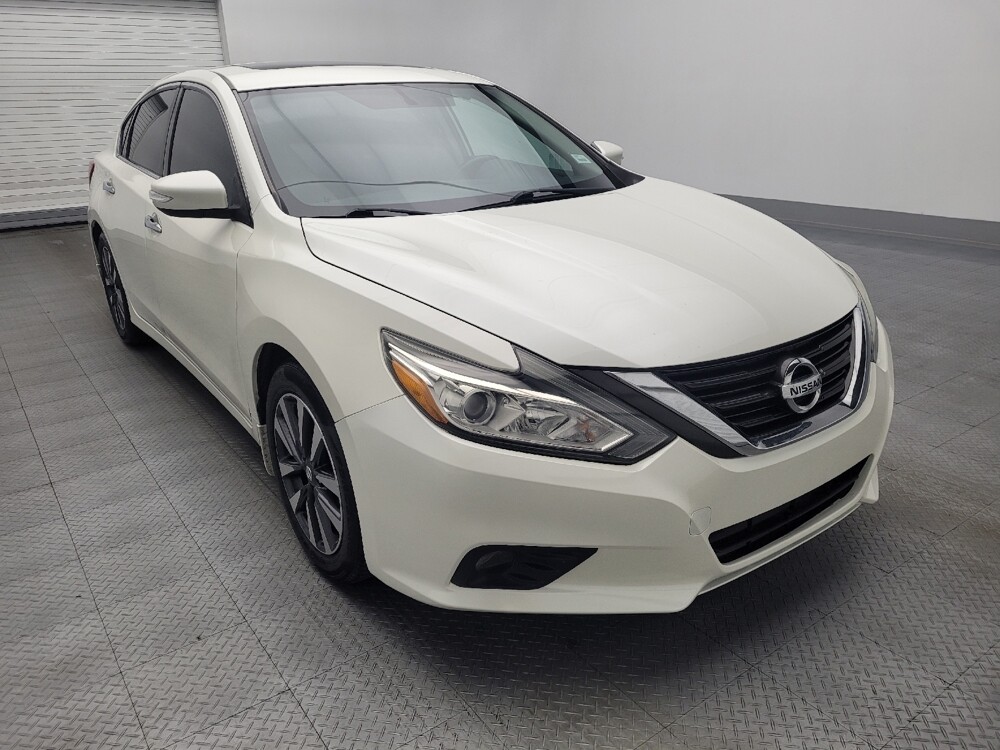 2017 Nissan Altima in Pensacola, FL 32505 - 18098015 13
