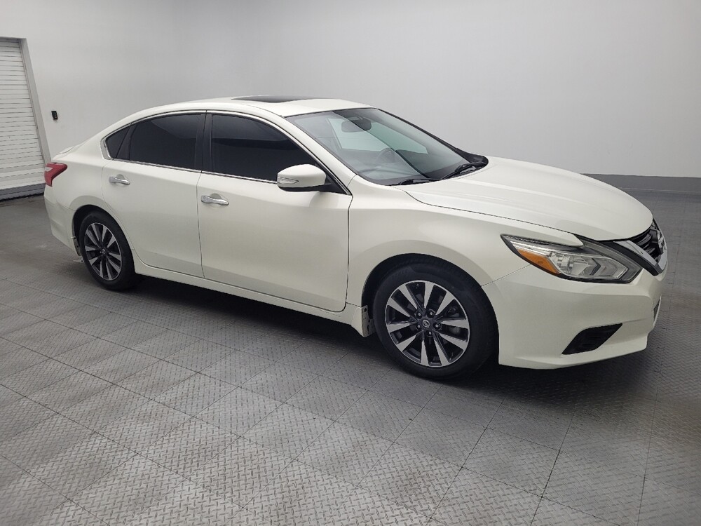 2017 Nissan Altima in Pensacola, FL 32505 - 18098015 11
