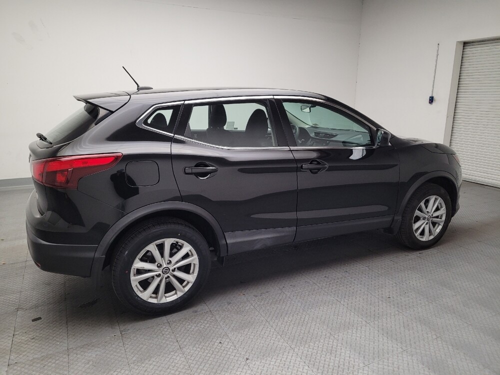 2019 Nissan Rogue Sport in Riverside, CA 92504 - 18098021 10