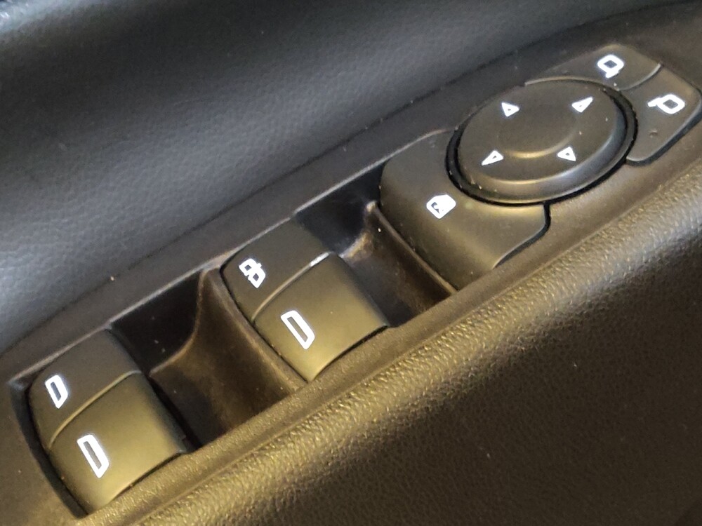 2020 Chevrolet Equinox in Greenville, SC 29607 - 18098030 27