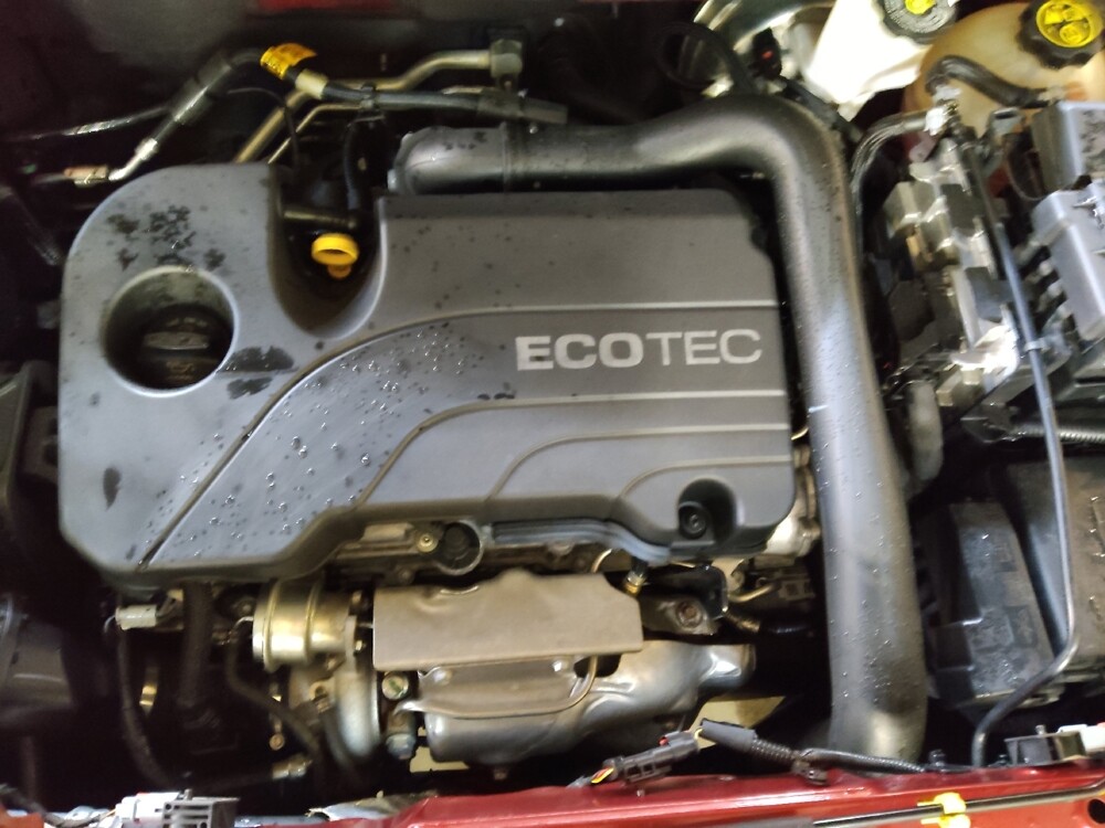 2020 Chevrolet Equinox in Greenville, SC 29607 - 18098030 30