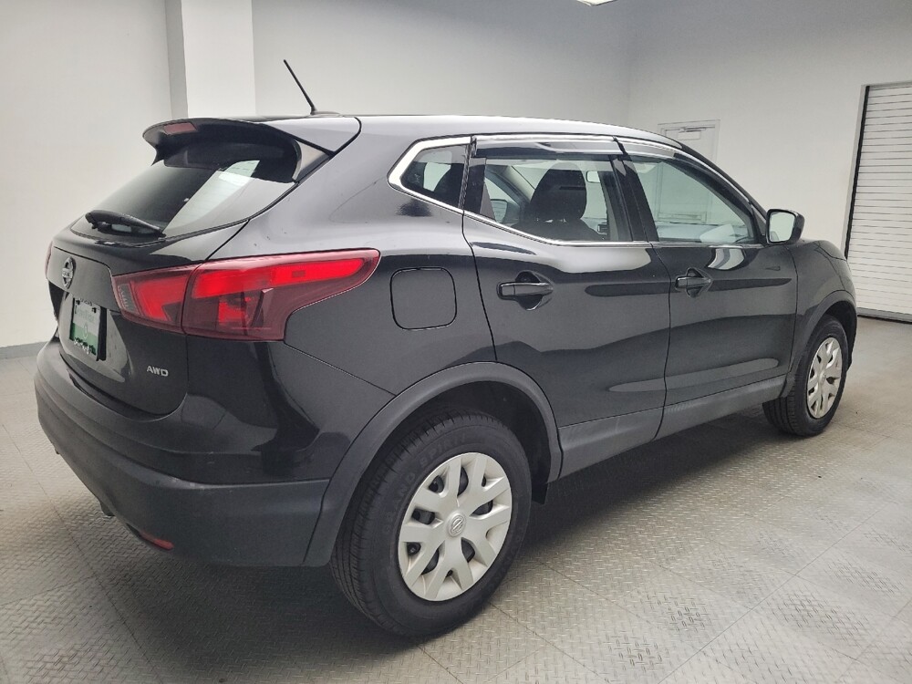 2018 Nissan Rogue Sport in Grand Rapids, MI 49508 - 18098034 10