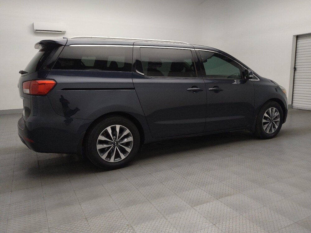 2015 Kia Sedona in Fort Worth, TX 76116 - 18098080 10