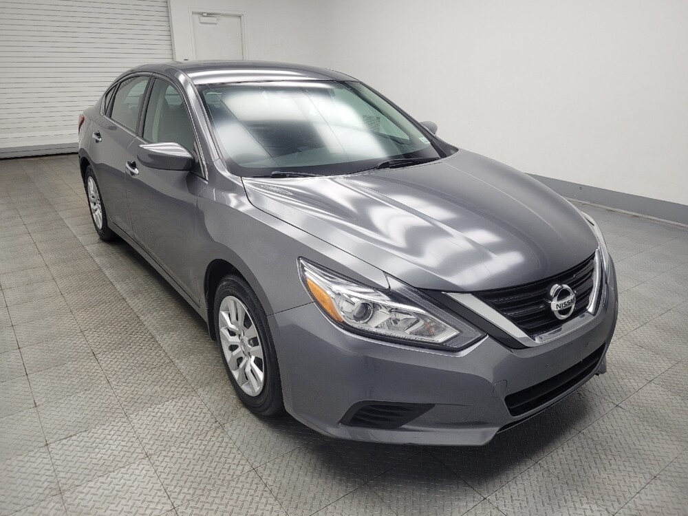 2018 Nissan Altima in Indianapolis, IN 46219 - 18098115 13