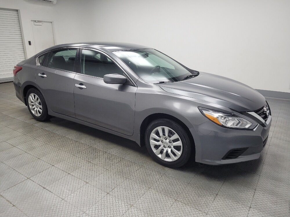 2018 Nissan Altima in Indianapolis, IN 46219 - 18098115 11