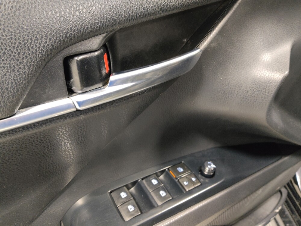 2019 Toyota Camry in Columbus, OH 43228 - 18098118 27