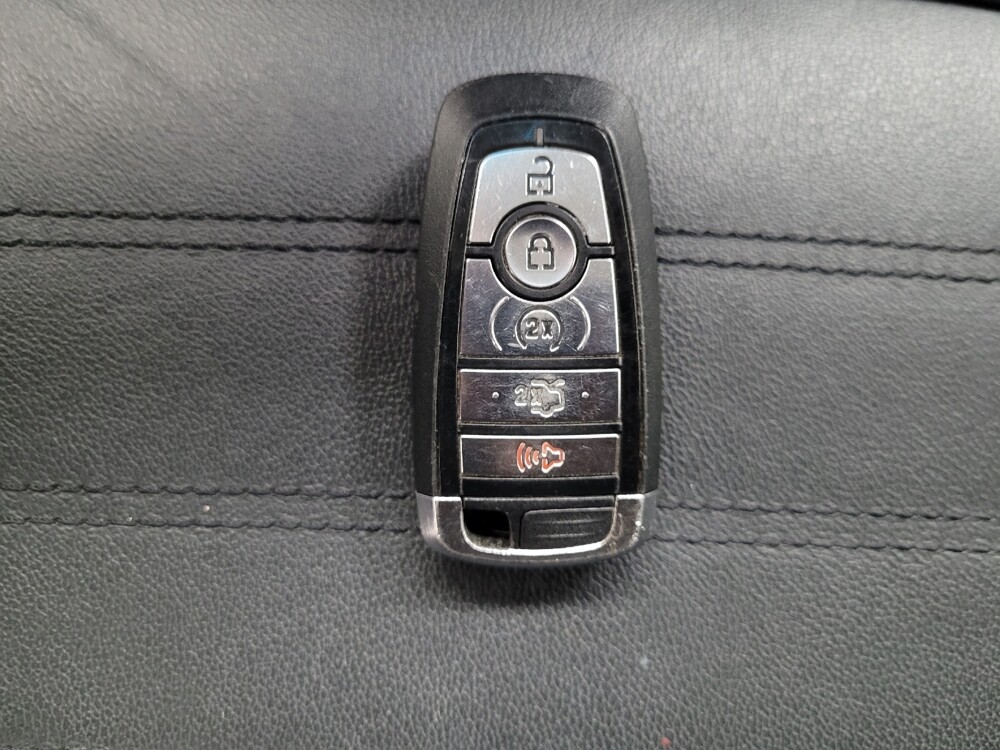 2017 Ford Edge in Las Vegas, NV 89102 - 18098119 32