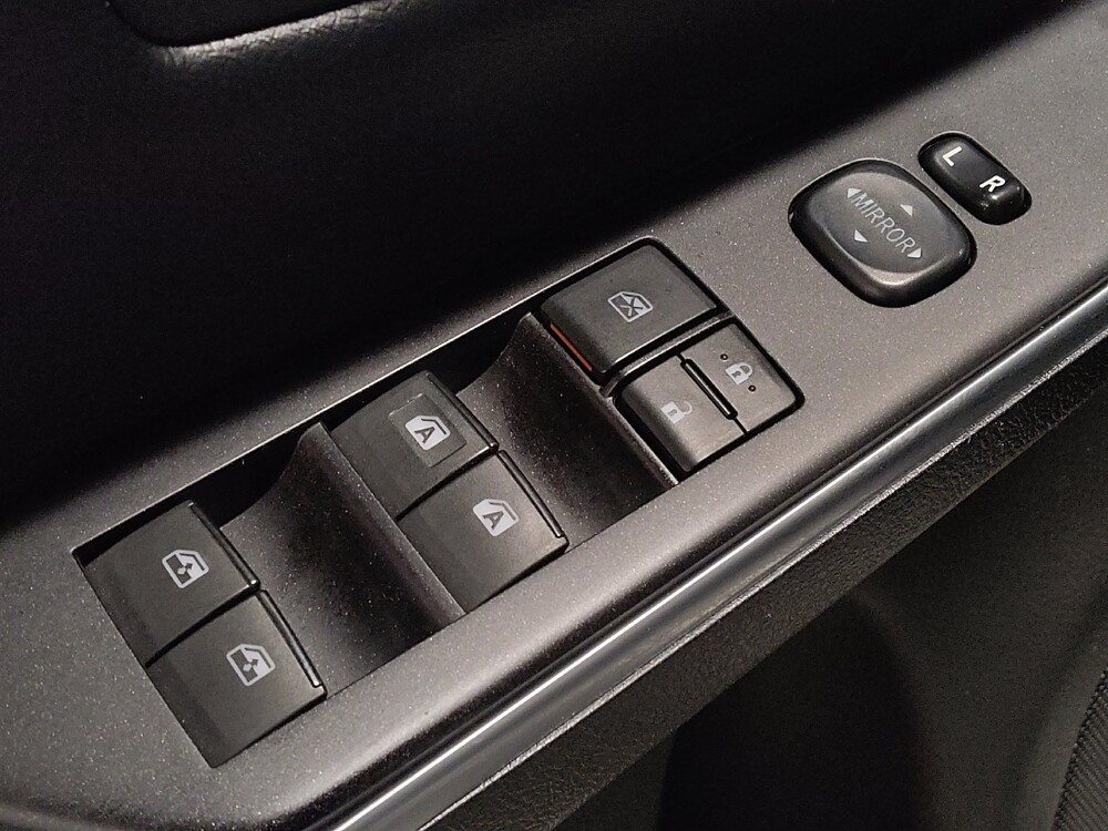 2016 Toyota Camry in Orlando, FL 32808 - 18098121 27