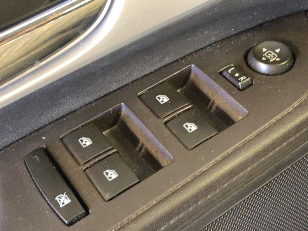 2017 Chevrolet Equinox in Baton Rouge, LA 70816 - 18098130 27