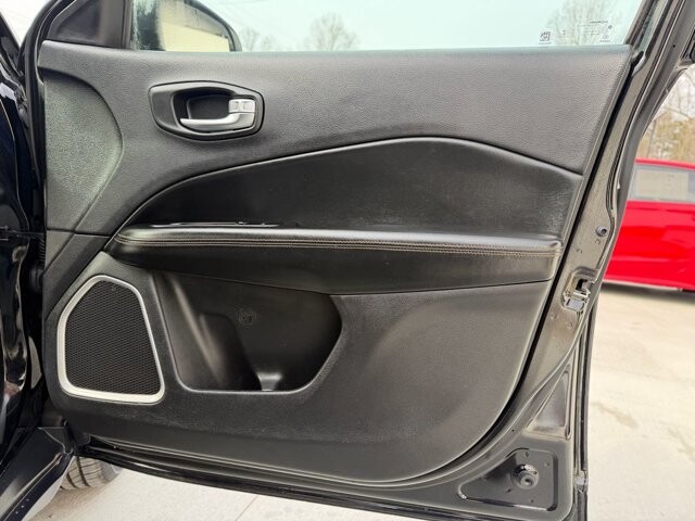 2019 Jeep Compass in Knoxville, TN 37920 - 18098140 7