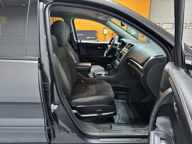 2015 GMC Acadia in Burlington, WI 53105 - 18098151 18