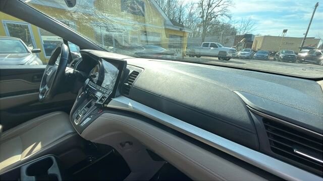 2019 Honda Odyssey in Greenville, SC 29607 - 18098159 16