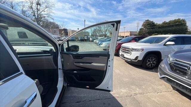 2019 Honda Odyssey in Greenville, SC 29607 - 18098159 13