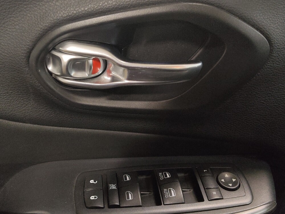 2017 Jeep Cherokee in Tulsa, OK 74145 - 18098213 27