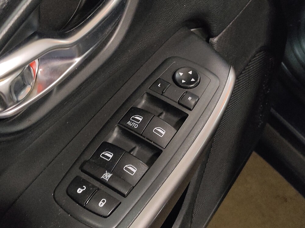 2020 Jeep Cherokee in Arlington, TX 76011 - 18098214 27