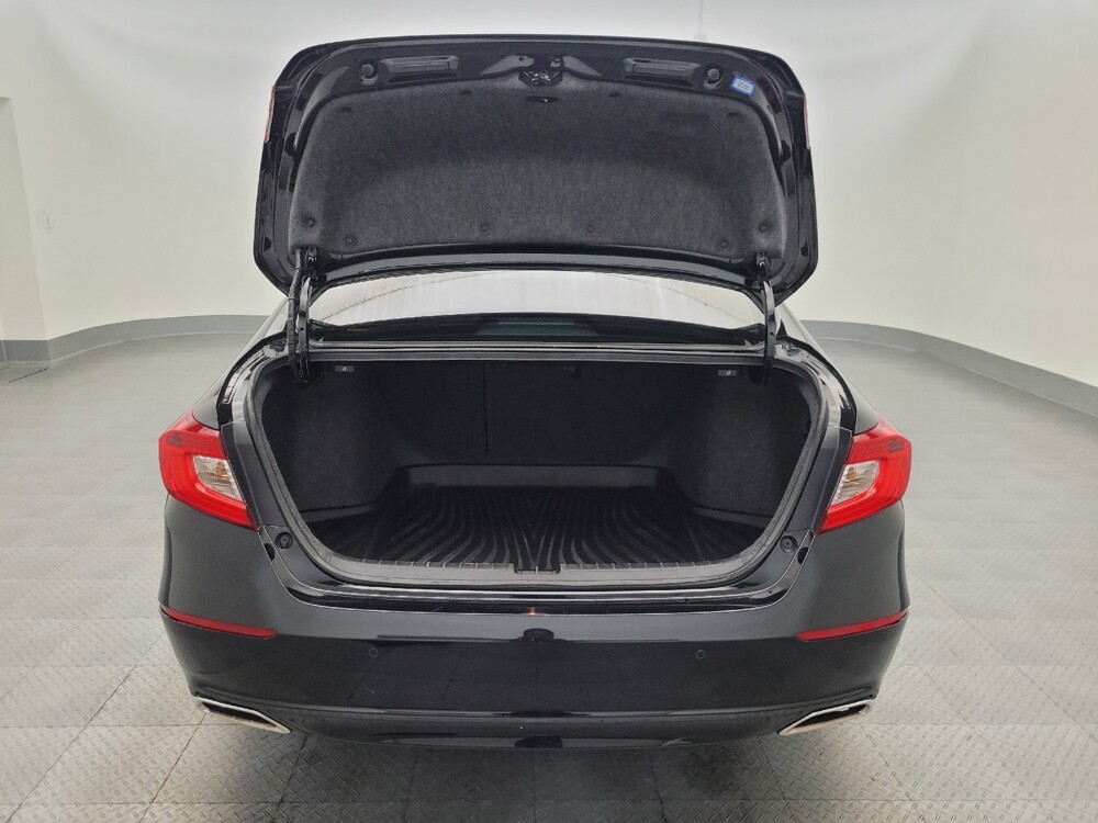 2018 Honda Accord in Glendale, AZ 85301 - 18098236 29