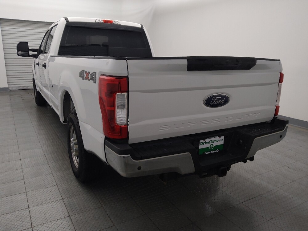 2018 Ford F250 in Houston, TX 77074 - 18098298 6