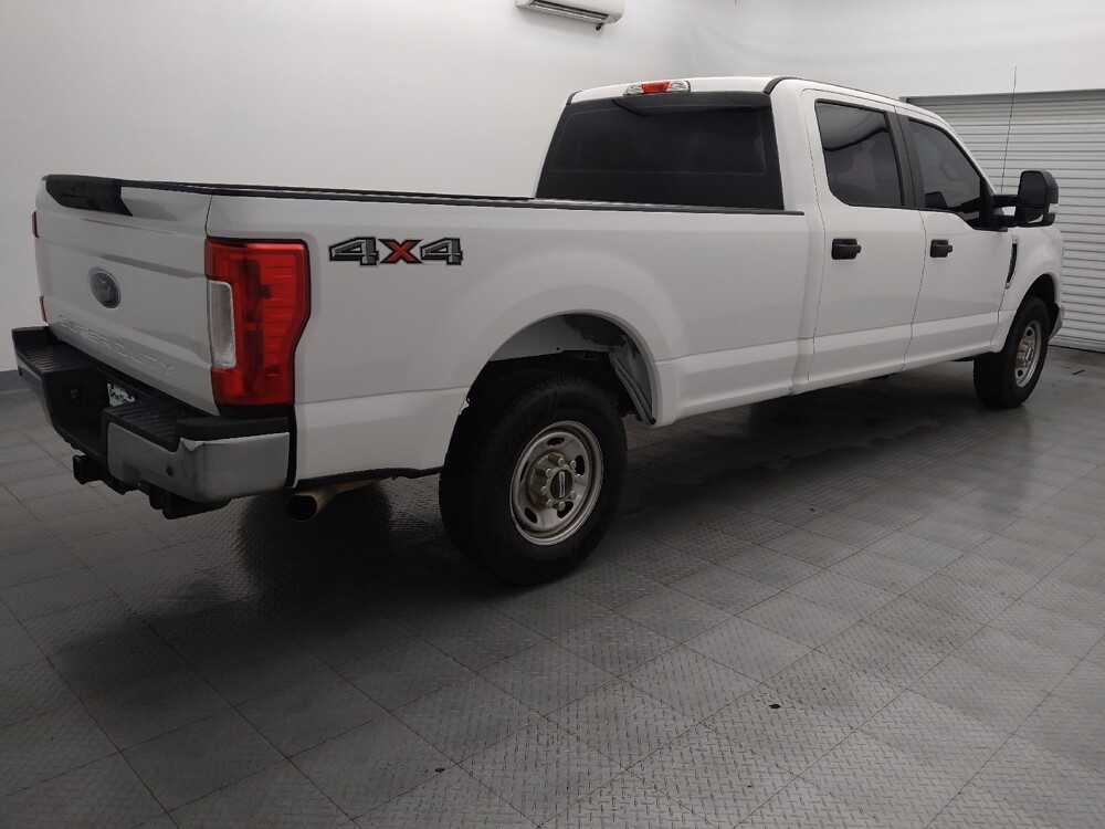 2018 Ford F250 in Houston, TX 77074 - 18098298 10