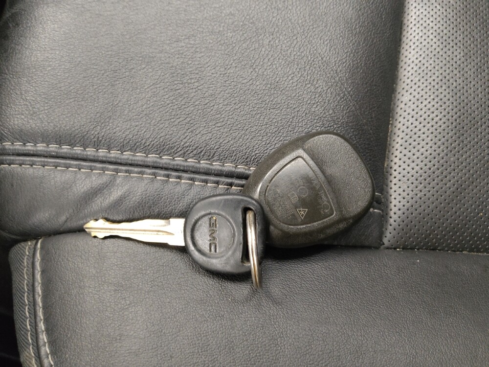 2015 GMC Acadia in St. Louis, MO 63125 - 18098307 32