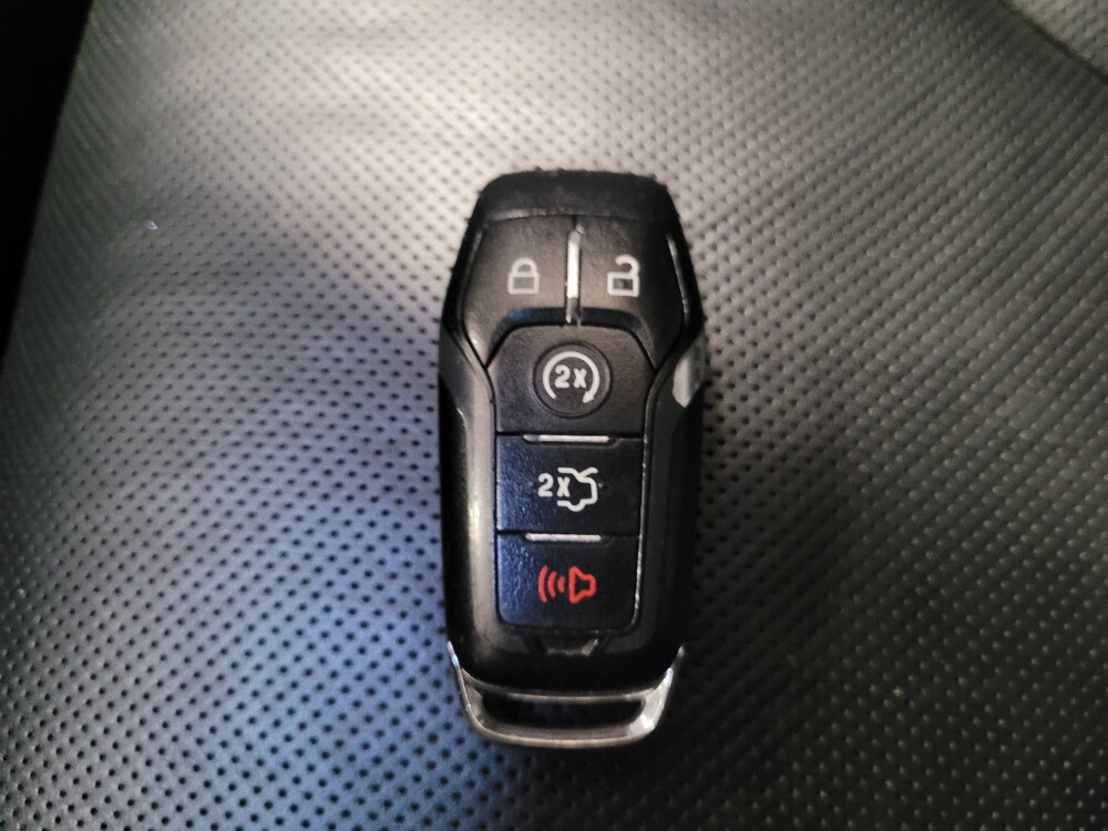 2017 Lincoln MKX in Salem, VA 24153 - 18098309 32