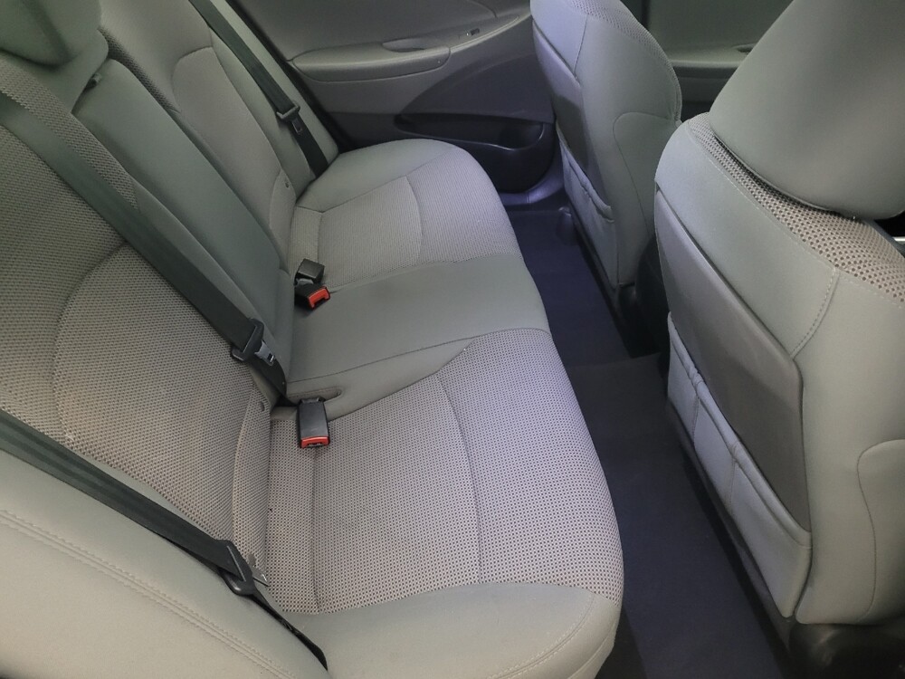 2014 Hyundai Sonata in Newport News, VA 23601 - 18098320 19