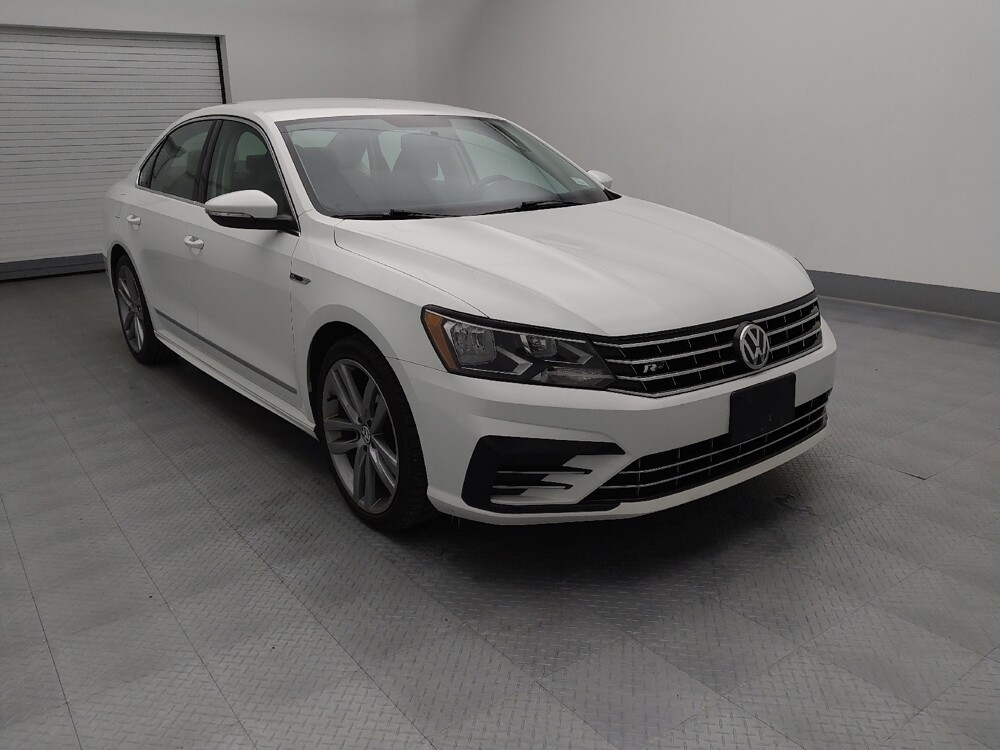 2017 Volkswagen Passat in Gladstone, MO 64118 - 18098331 13