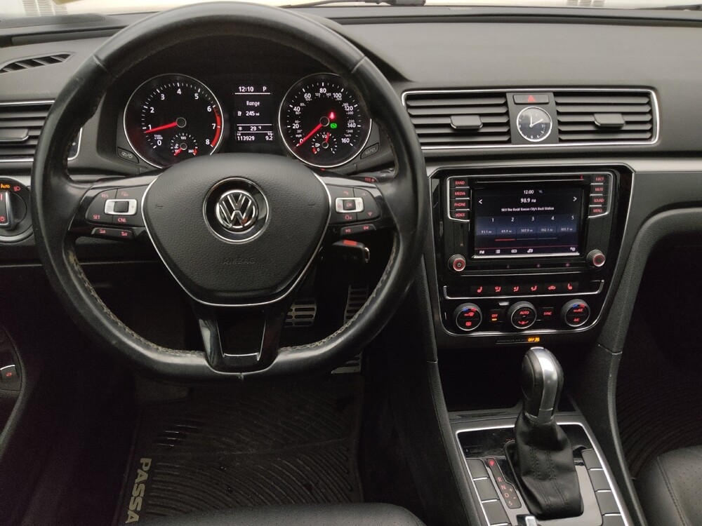 2017 Volkswagen Passat in Gladstone, MO 64118 - 18098331 22