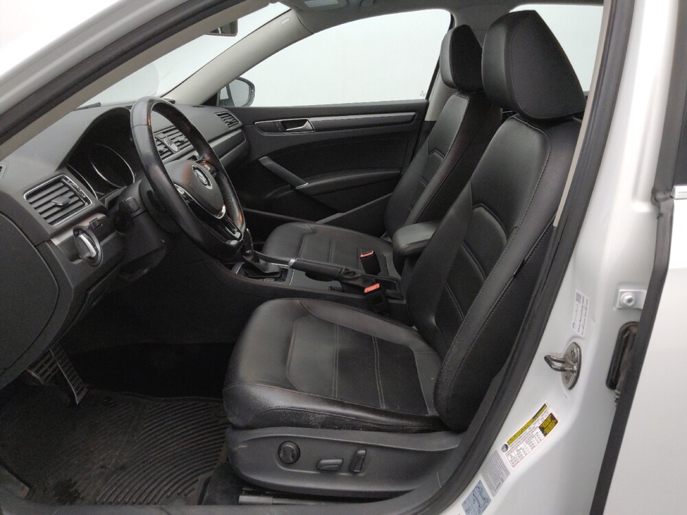 2017 Volkswagen Passat in Gladstone, MO 64118 - 18098331 17