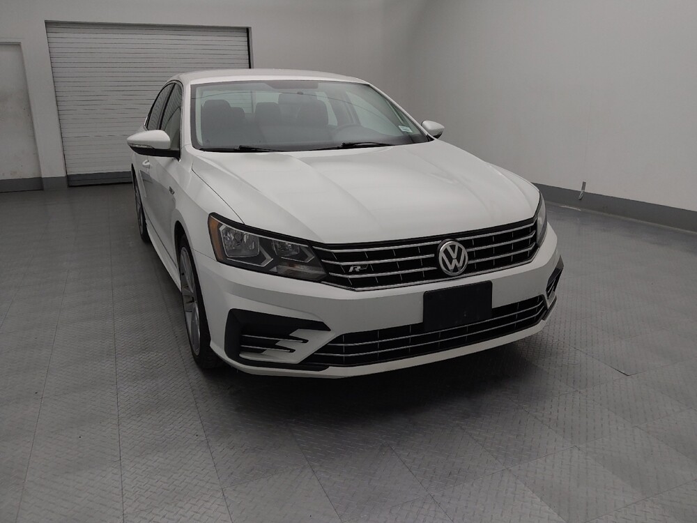 2017 Volkswagen Passat in Gladstone, MO 64118 - 18098331 14