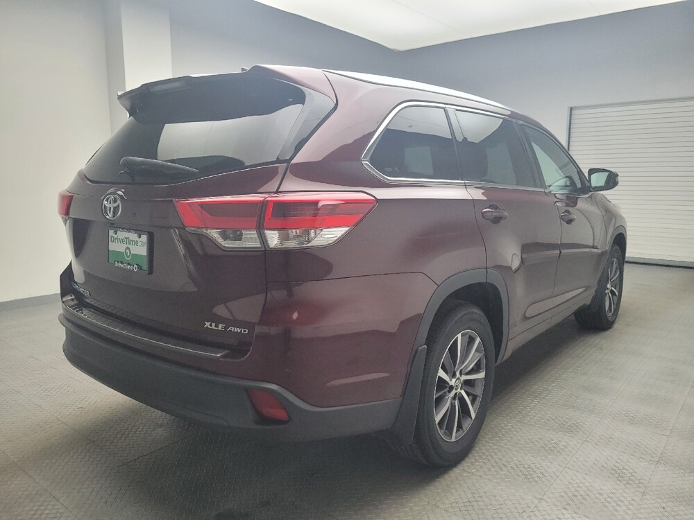 2018 Toyota Highlander in Taylor, MI 48180 - 18098335 9