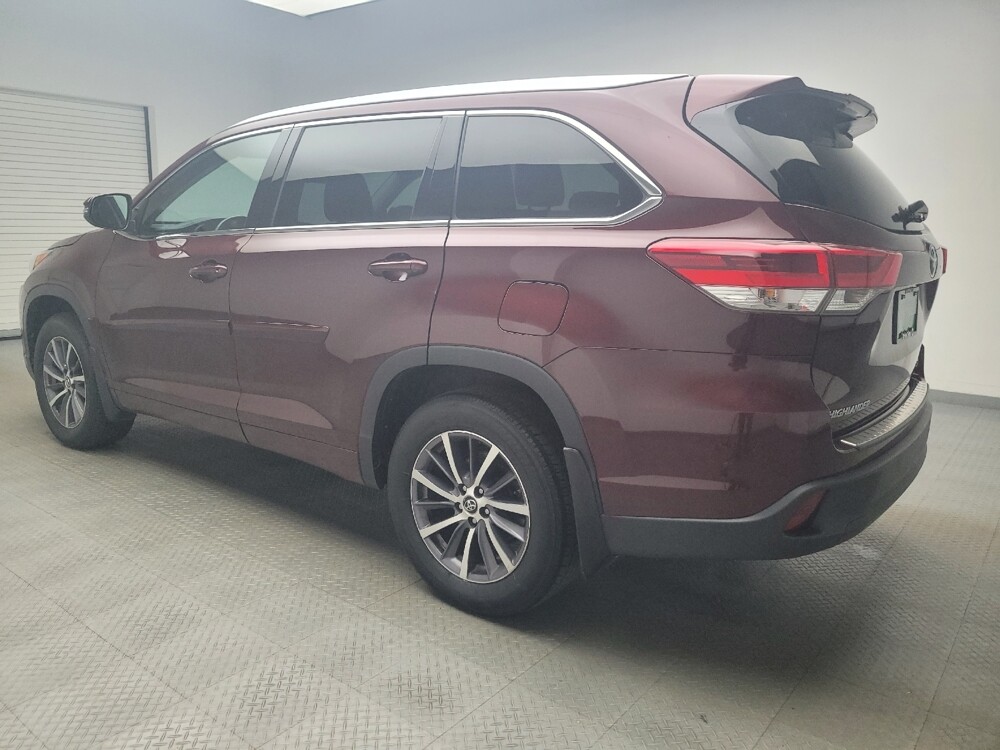 2018 Toyota Highlander in Taylor, MI 48180 - 18098335 3