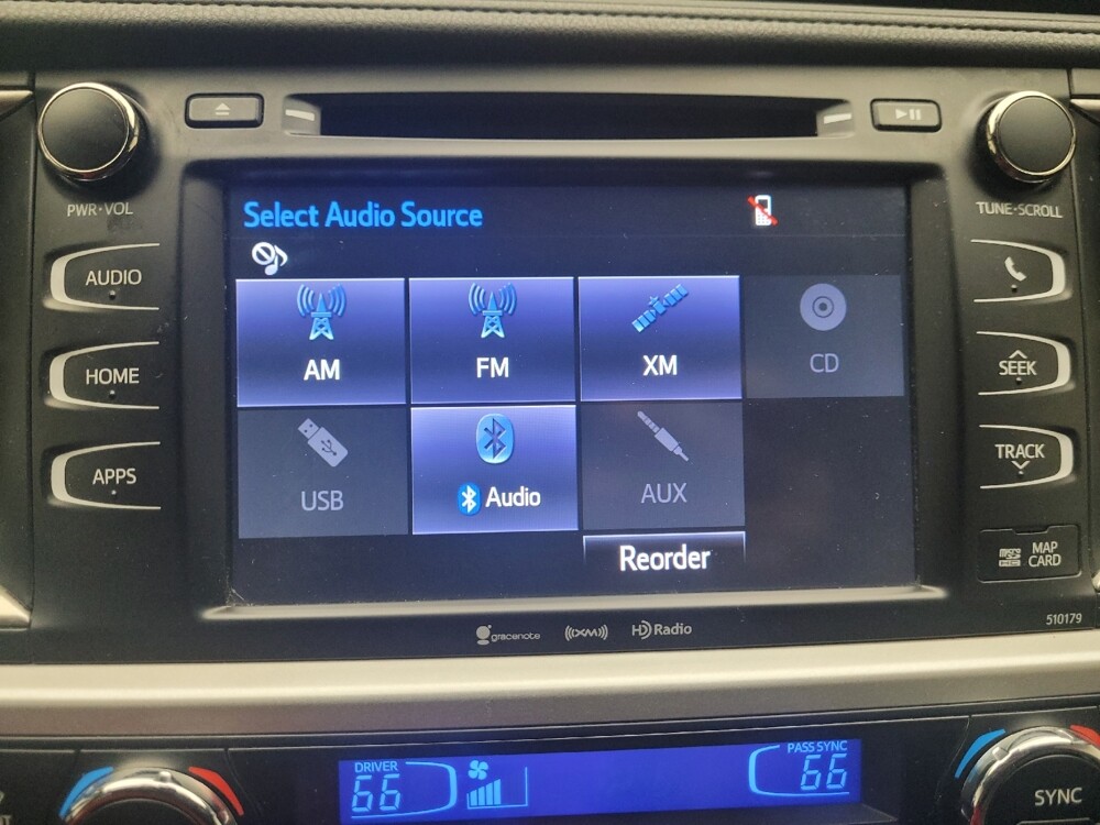 2018 Toyota Highlander in Taylor, MI 48180 - 18098335 25