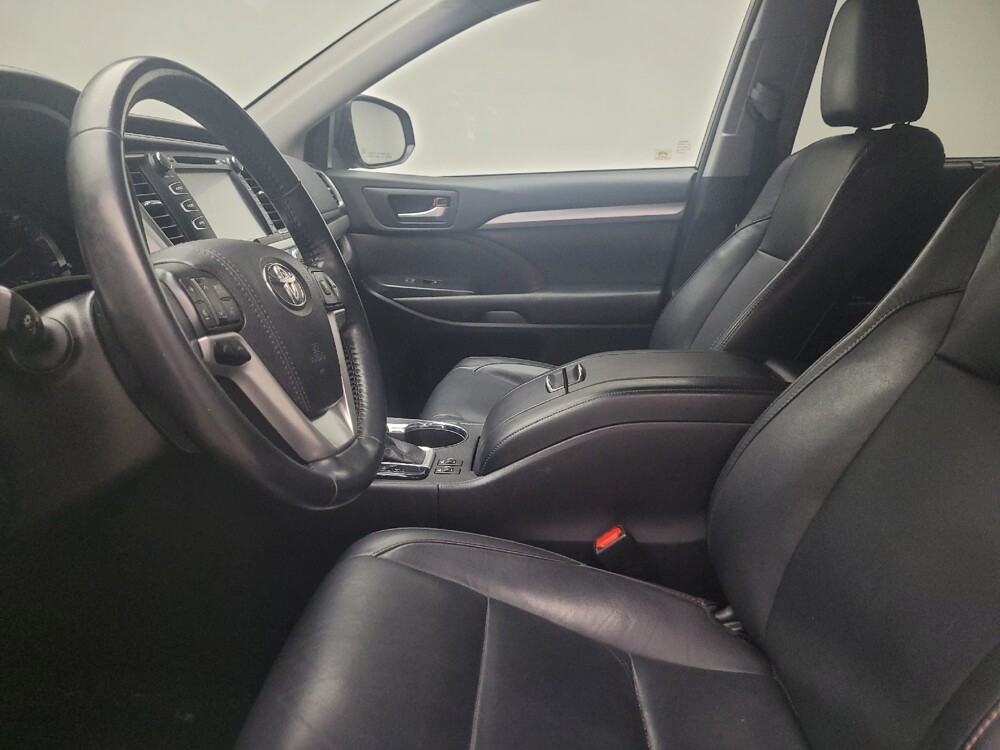 2018 Toyota Highlander in Taylor, MI 48180 - 18098335 17