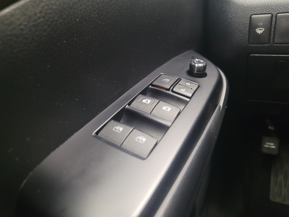 2018 Toyota Highlander in Taylor, MI 48180 - 18098335 27