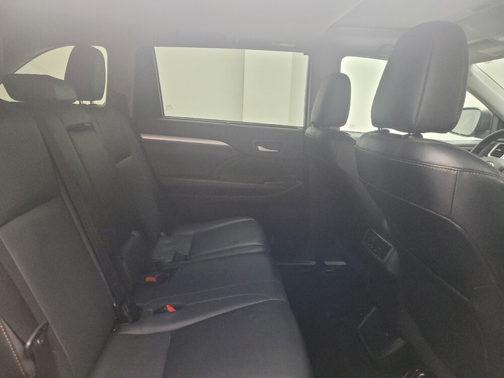 2018 Toyota Highlander in Taylor, MI 48180 - 18098335 19