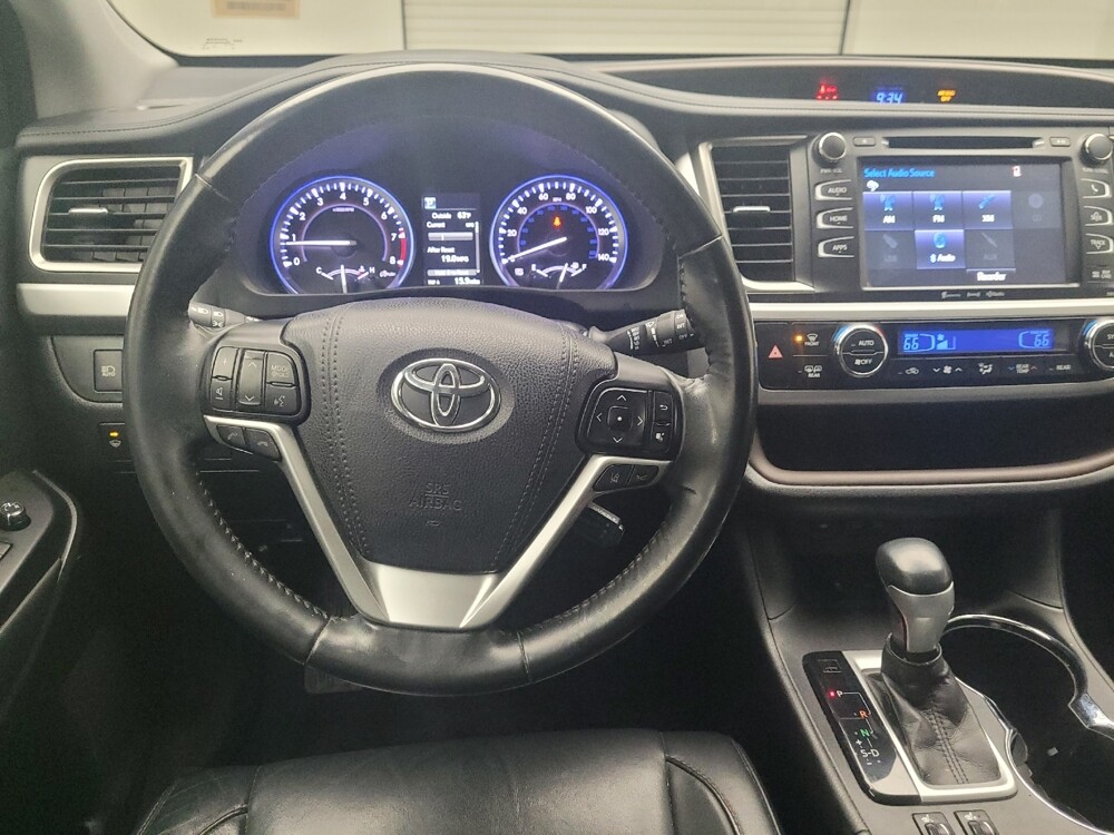 2018 Toyota Highlander in Taylor, MI 48180 - 18098335 22