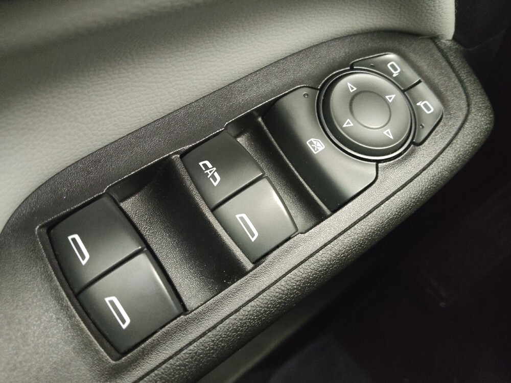 2020 Chevrolet Equinox in Eastpointe, MI 48021 - 18098336 27