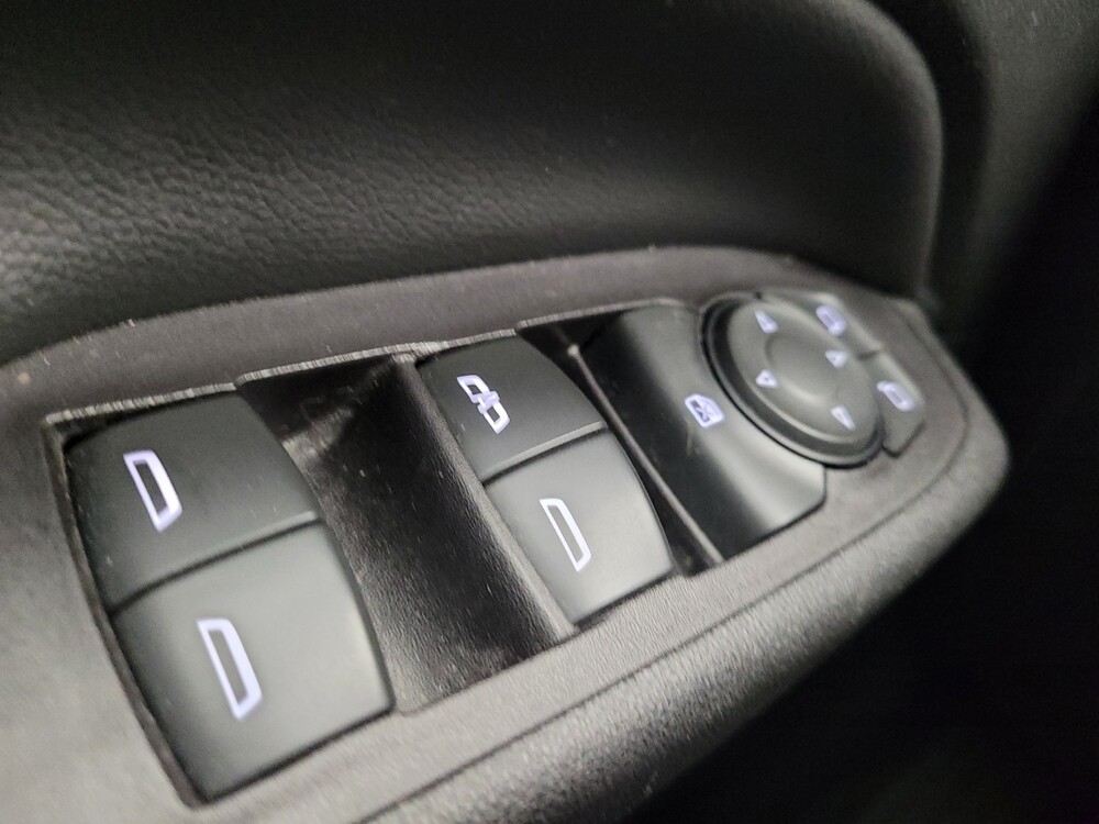 2019 Chevrolet Equinox in Grand Rapids, MI 49508 - 18098337 27