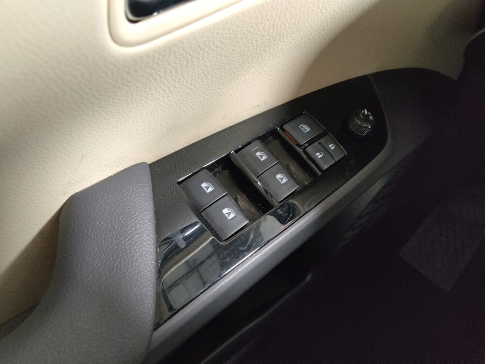 2018 Toyota Prius in Chattanooga, TN 37421 - 18098345 27