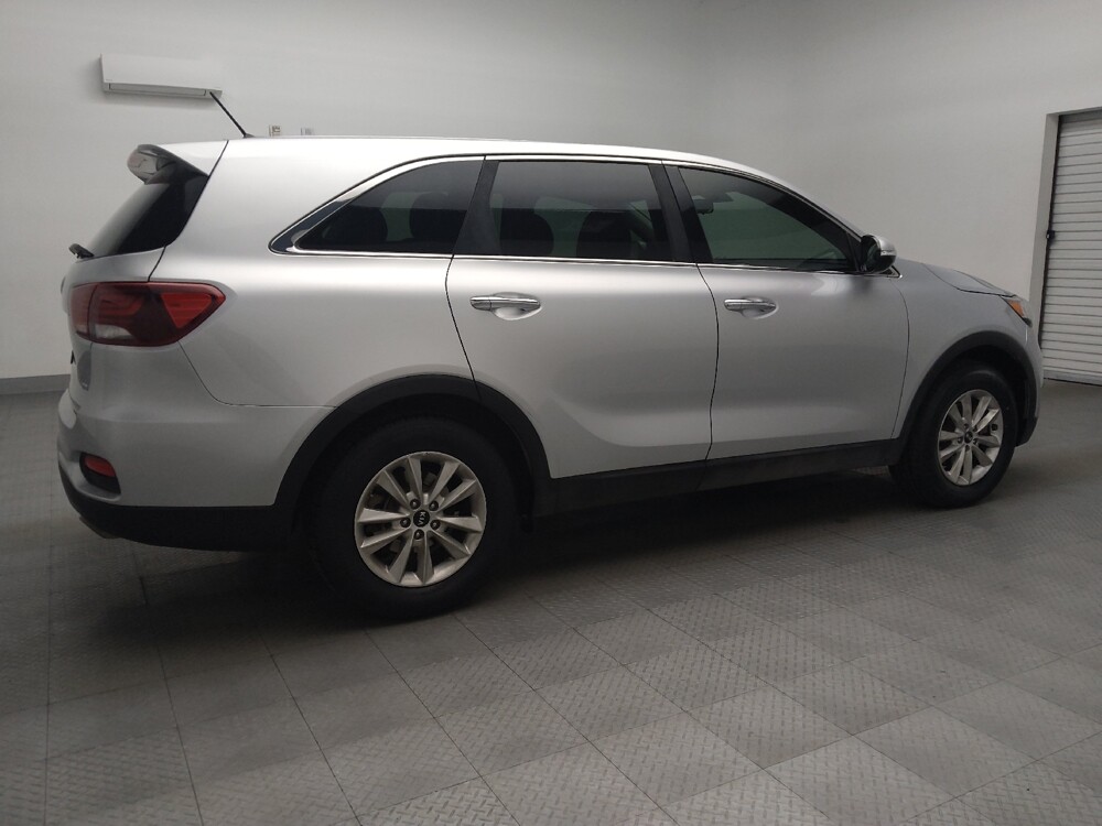 2019 Kia Sorento in Plano, TX 75074 - 18098350 10