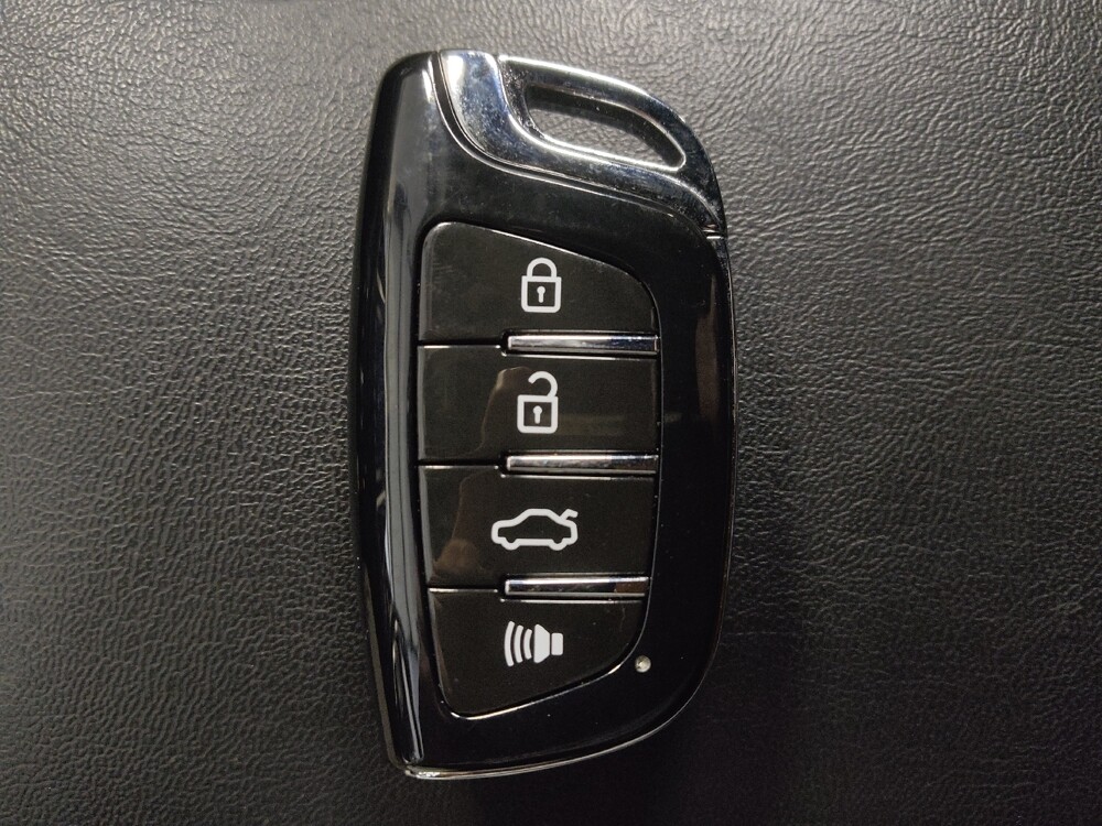 2021 Jeep Cherokee in Baton Rouge, LA 70816 - 18098364 32