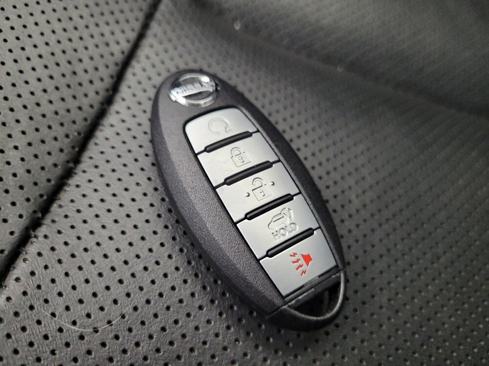 2017 Nissan Rogue in Tucson, AZ 85705 - 18098375 32